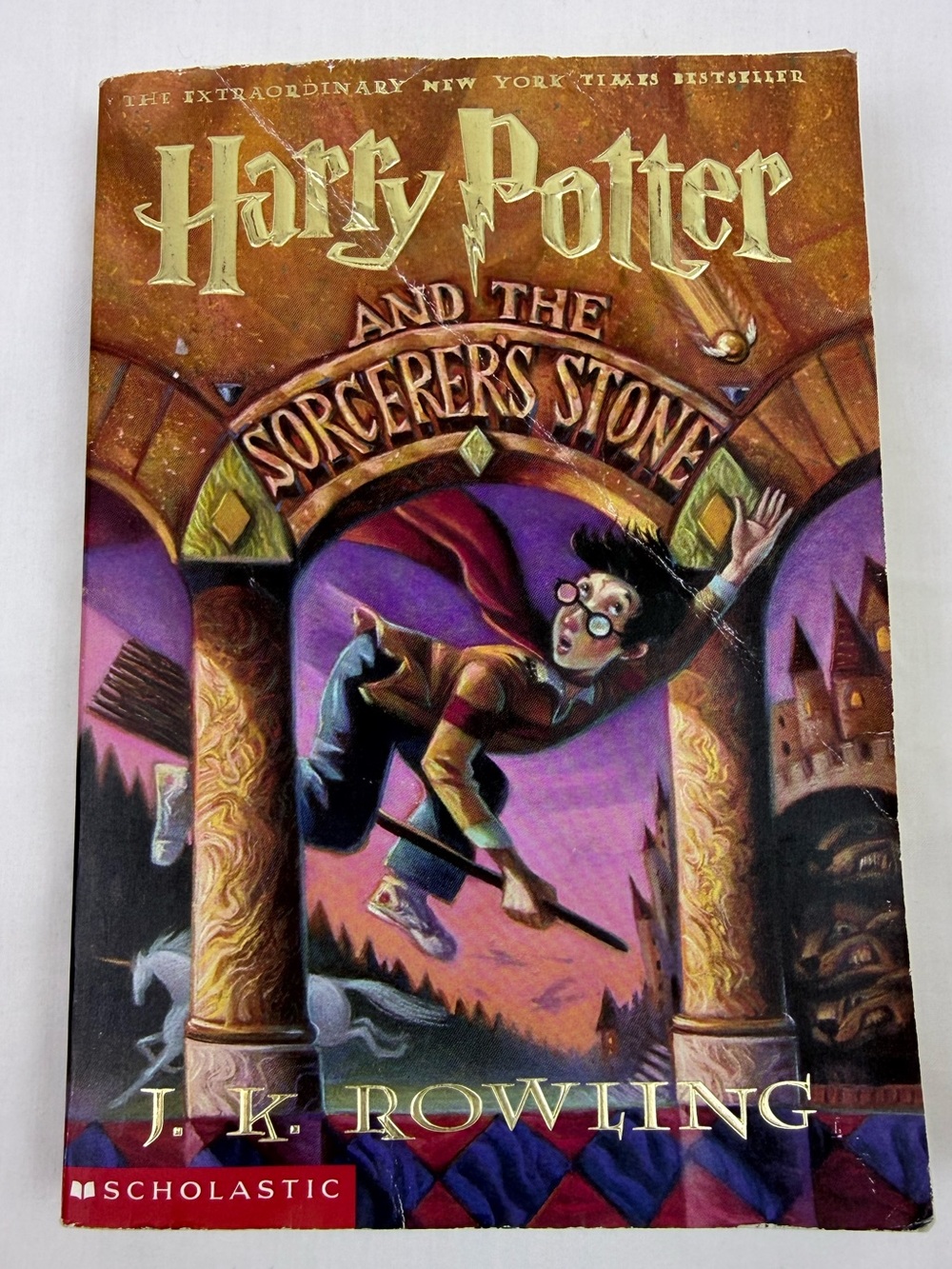 Scholastic Harry Potter and the Sorcerers Stone Paper Back book 1